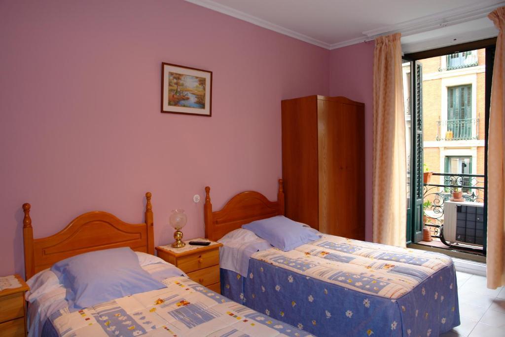 Hostal Dos Naciones Madrid Szoba fotó
