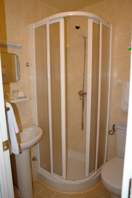 Hostal Dos Naciones Madrid Szoba fotó