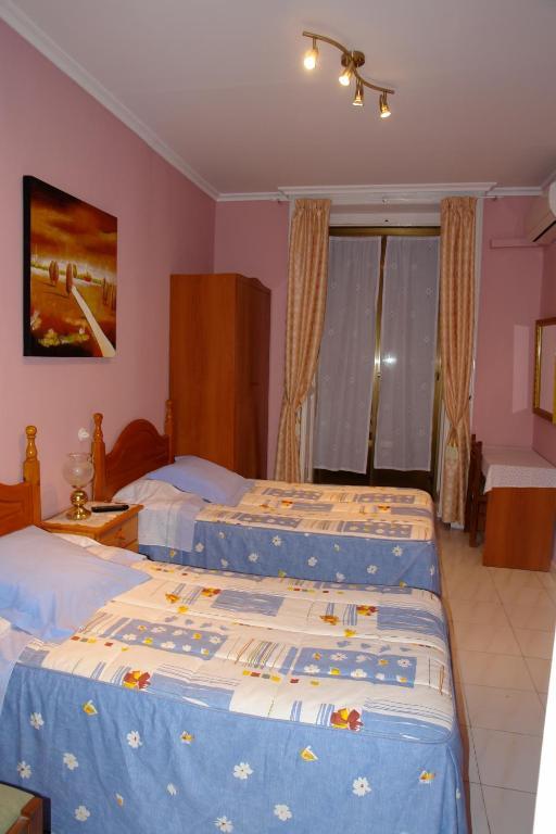 Hostal Dos Naciones Madrid Szoba fotó
